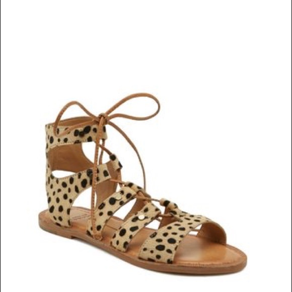 Dolce Vita Shoes - 🌟NWT🌟 Dolce vita jasmyn flat sandals